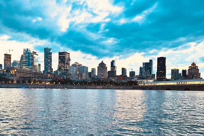 1h-Relaxing day or sunset cruise in Montreal - Scenic Highlights and Unique Features
