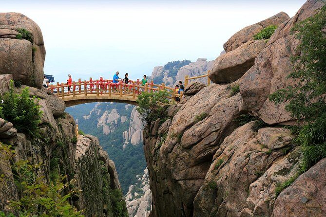 All-Inclusive Private Day Tour: Qingdao Highlights with Lunch - Authenticity, Guide Expertise, and Local Flavors