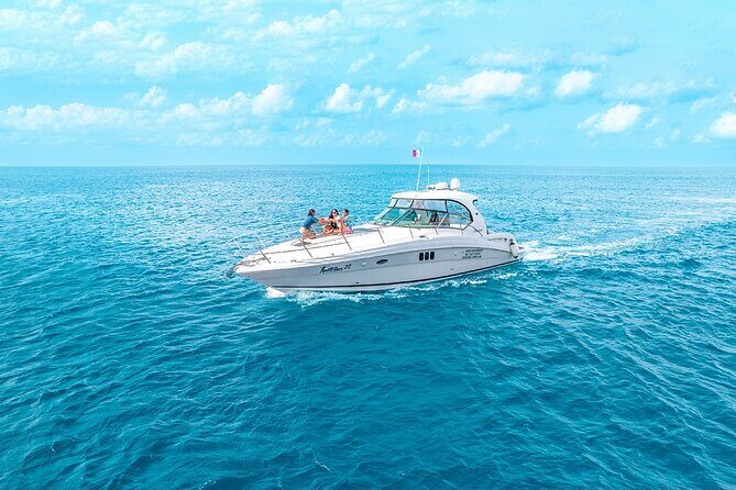 Cozumel Private Yacht and Snorkel with Lunch and Open Bar Onboard - The Realities of the Experience