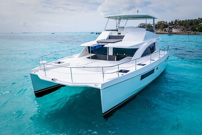 Leopard 51 yacht in Tulum with gourmet dining and water toys - The Food and Drinks: A Culinary Escape at Sea