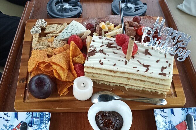 Romantic-Surprise Dinner-Wine & Cheese or Sushi Boat Cruise - Who Is This Tour Best For?