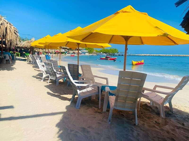 Tierra bomba: Typical beachday to Punta Arena! - Authenticity and Local Vibes